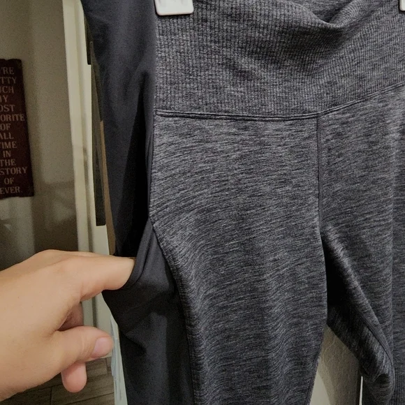 Athleta excursion side pocket Heather Gray leggings